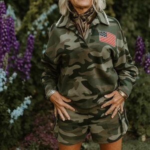 Rodeo Quincy American Girl Set Camouflage Pullover with Flag